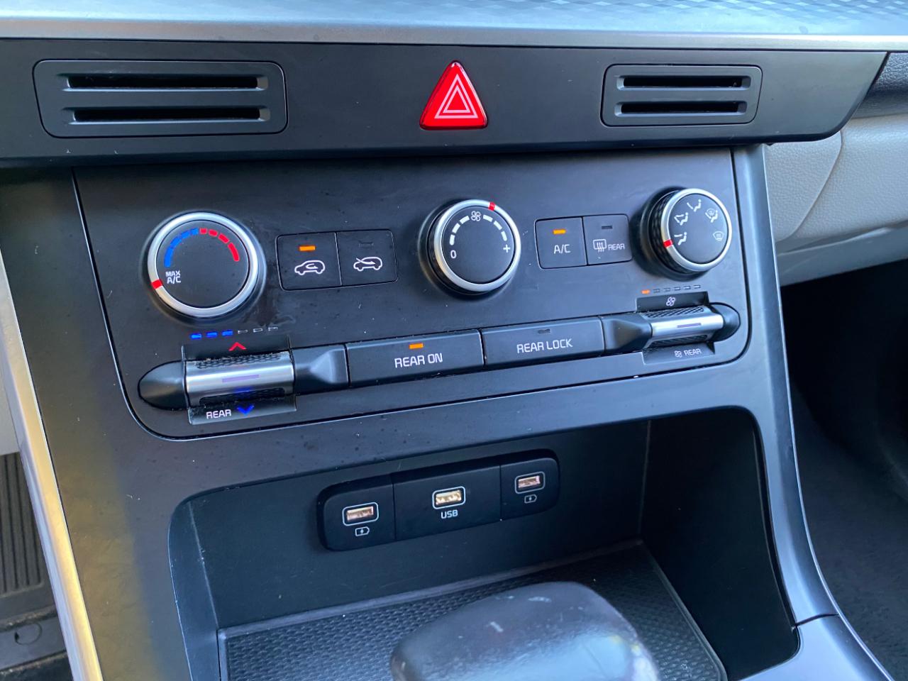 Kia Carnival LXS FWD 2022