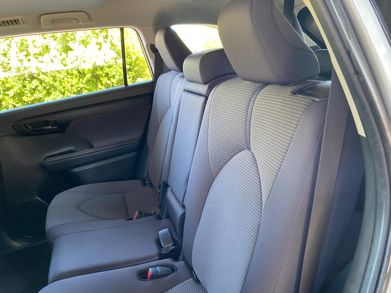 Toyota Highlander LE FWD (Natl) 2024
