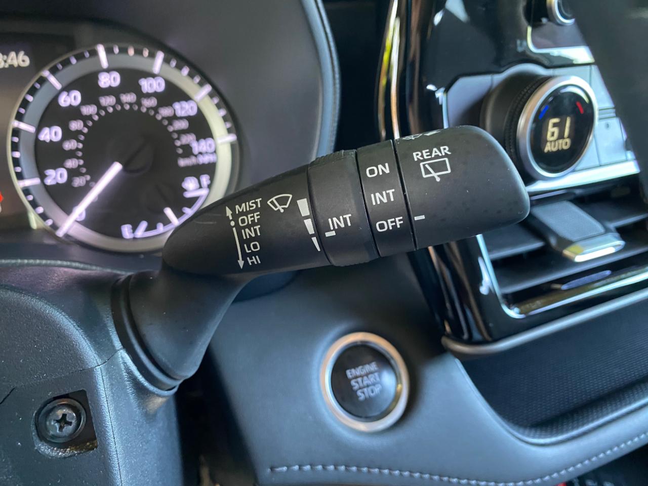 Toyota Highlander LE FWD (Natl) 2024