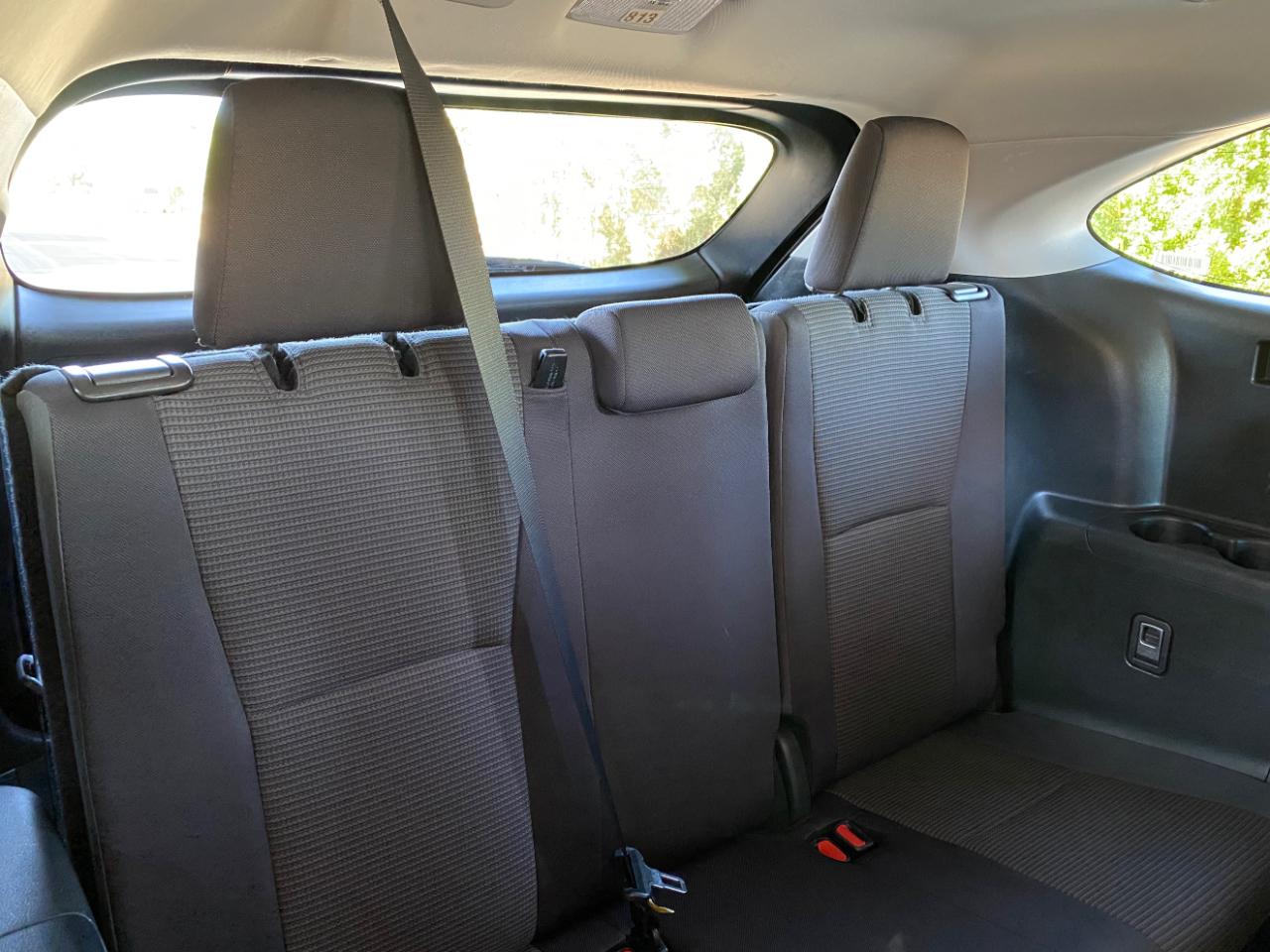 Toyota Highlander LE FWD (Natl) 2024
