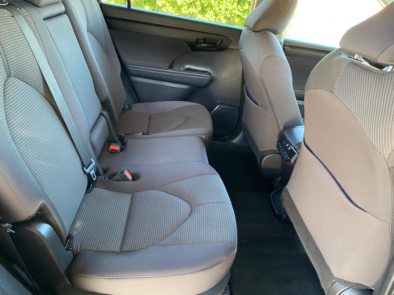 Toyota Highlander LE FWD (Natl) 2024