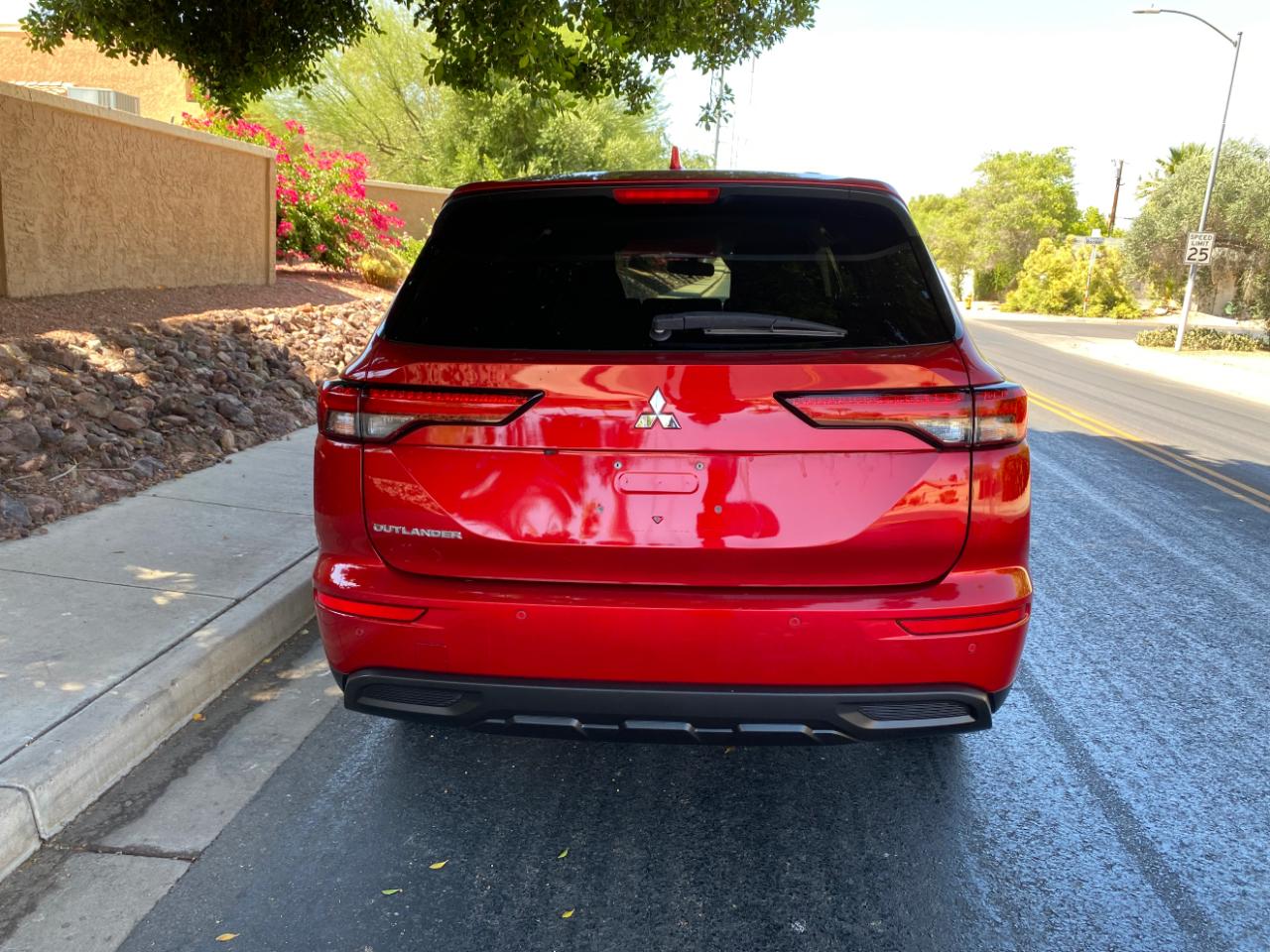 Mitsubishi Outlander ES FWD 2024