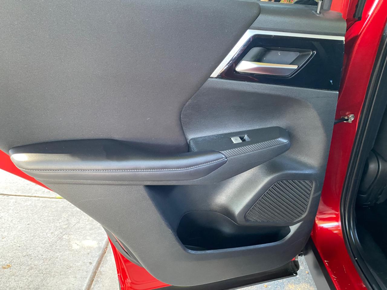 Mitsubishi Outlander ES FWD 2024