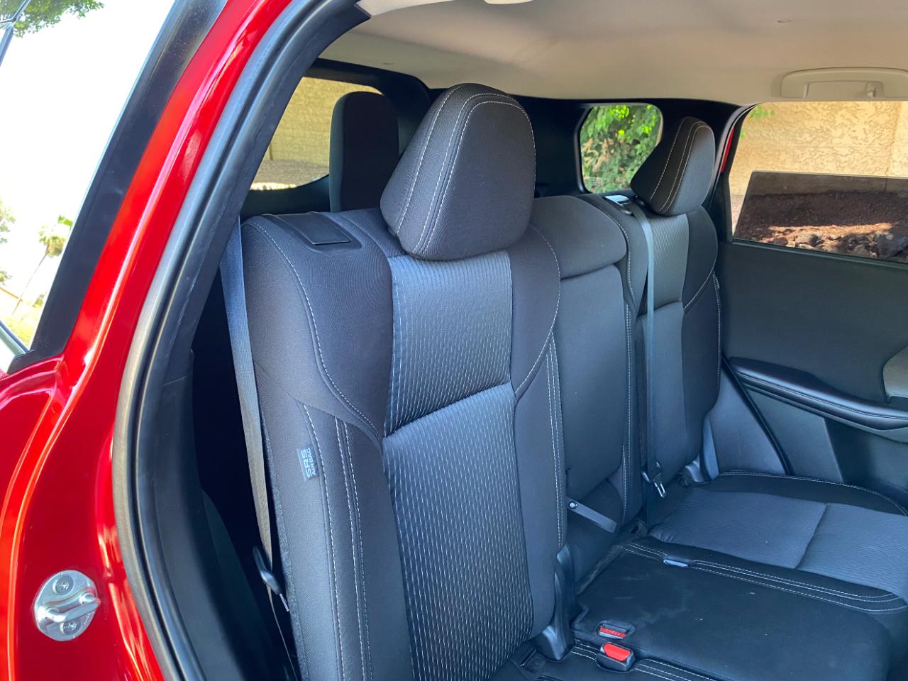 Mitsubishi Outlander ES FWD 2024