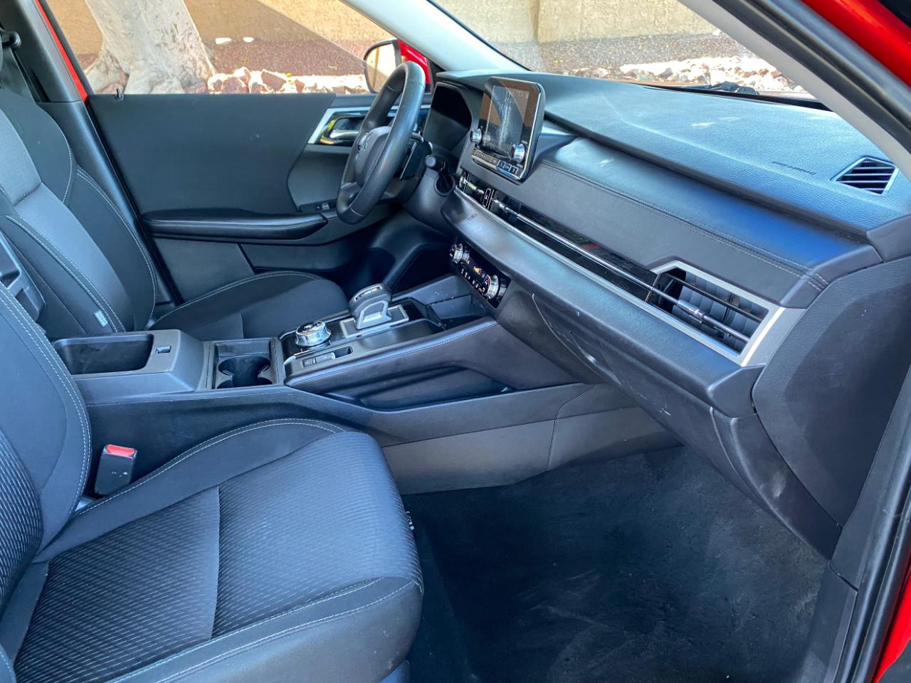 Mitsubishi Outlander ES FWD 2024