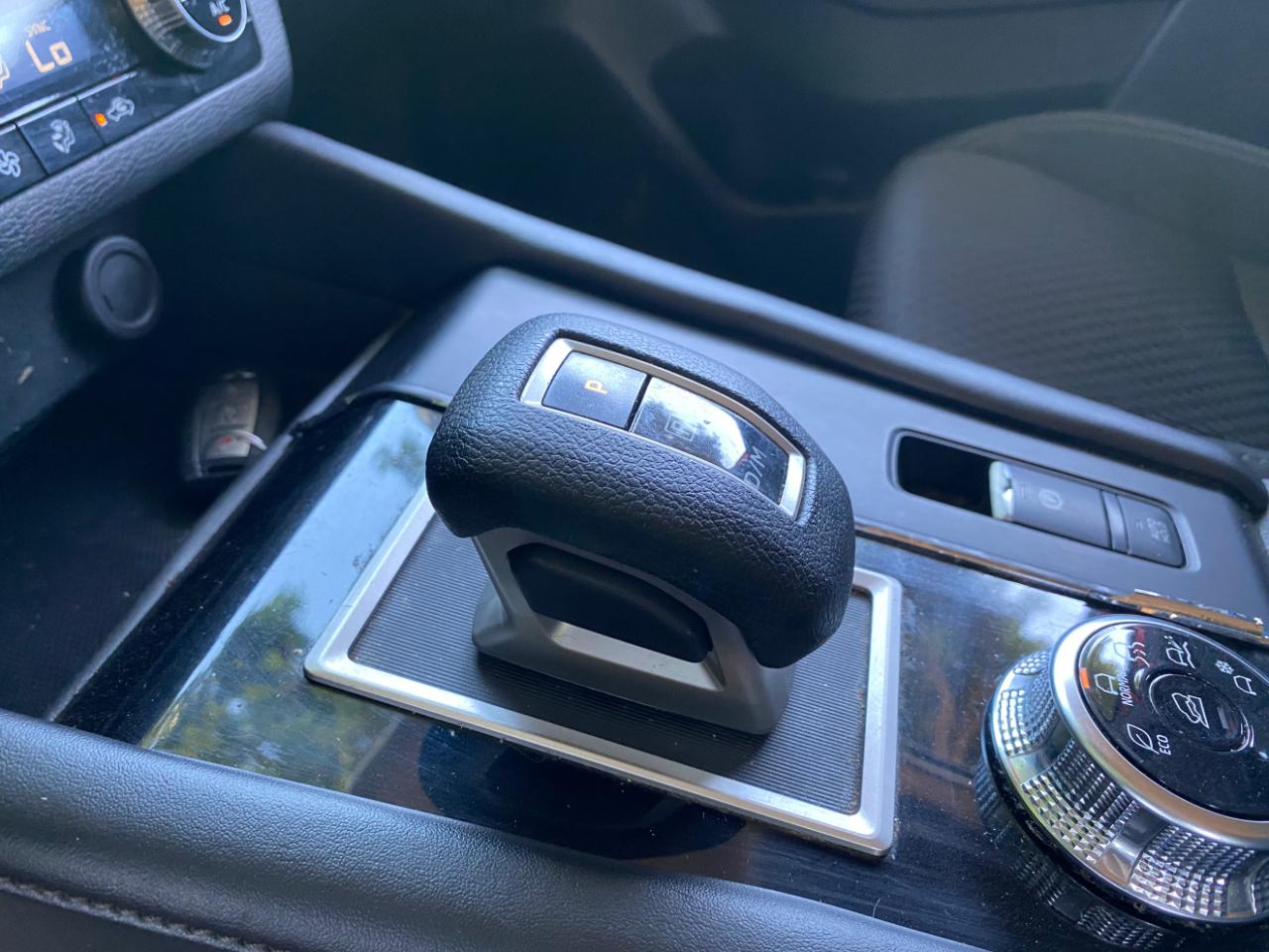 Mitsubishi Outlander ES FWD 2024