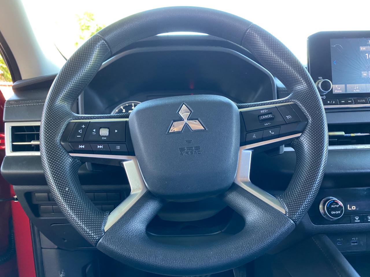 Mitsubishi Outlander ES FWD 2024