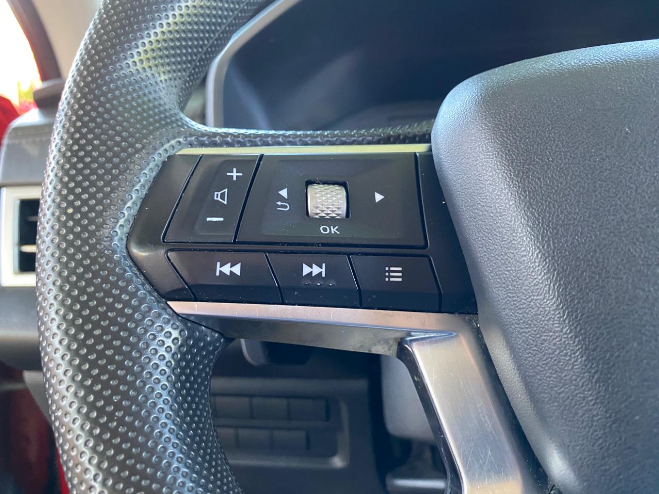 Mitsubishi Outlander ES FWD 2024