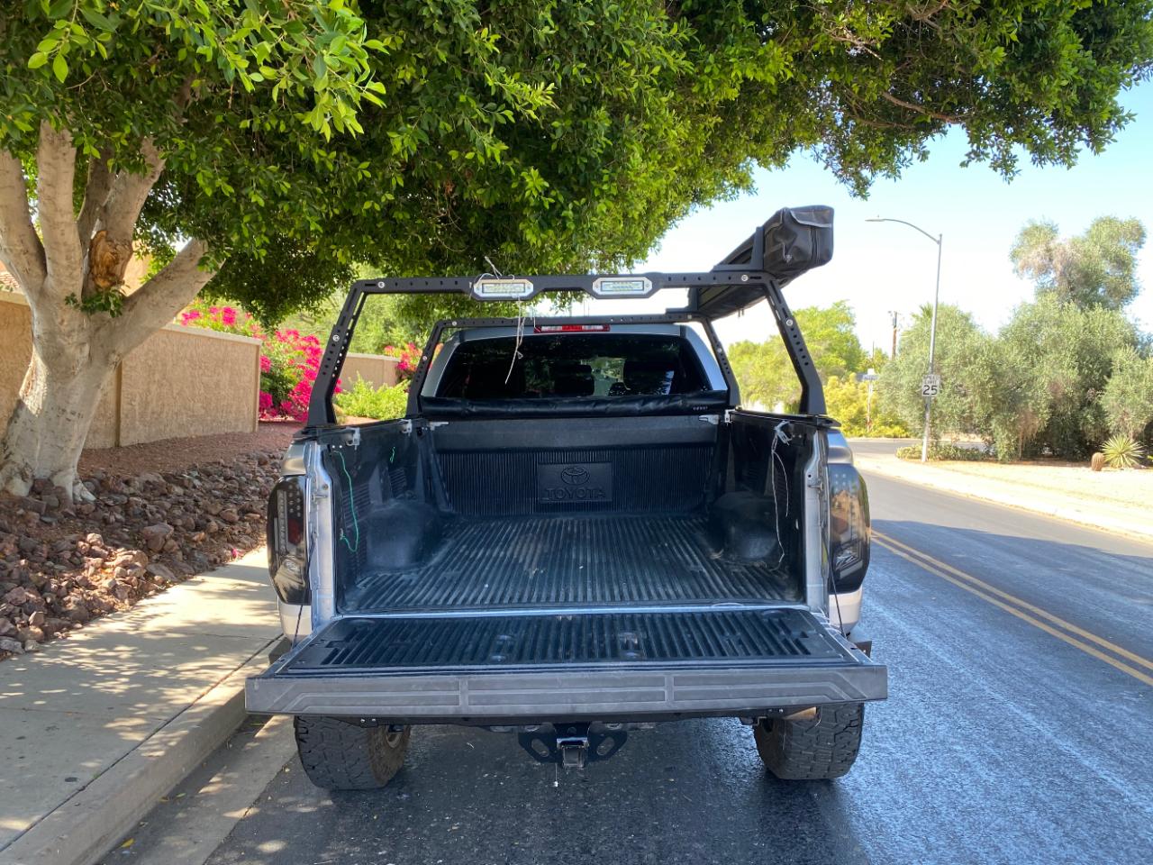 Toyota Tundra 4WD Truck Double Cab 4.6L V8 6-Spd AT SR5 (Natl) 2014