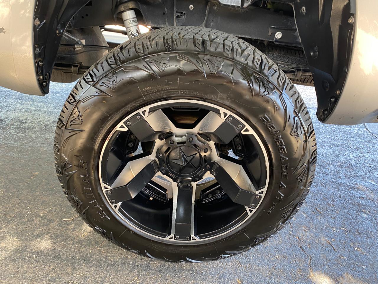 Toyota Tundra 4WD Truck Double Cab 4.6L V8 6-Spd AT SR5 (Natl) 2014