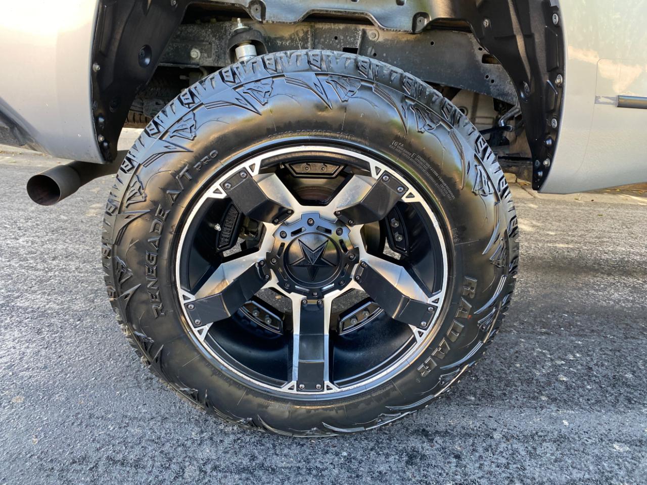 Toyota Tundra 4WD Truck Double Cab 4.6L V8 6-Spd AT SR5 (Natl) 2014