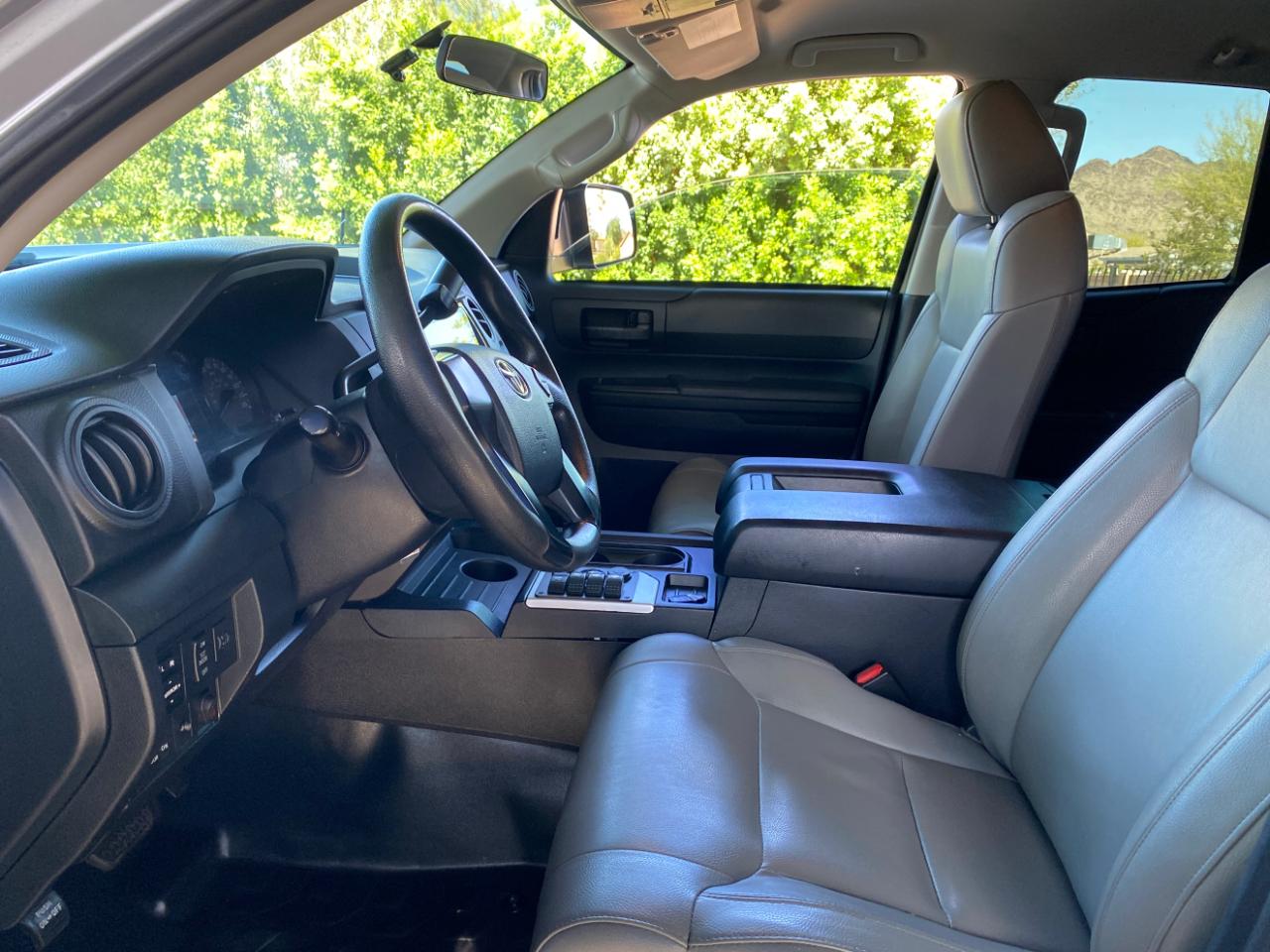 Toyota Tundra 4WD Truck Double Cab 4.6L V8 6-Spd AT SR5 (Natl) 2014
