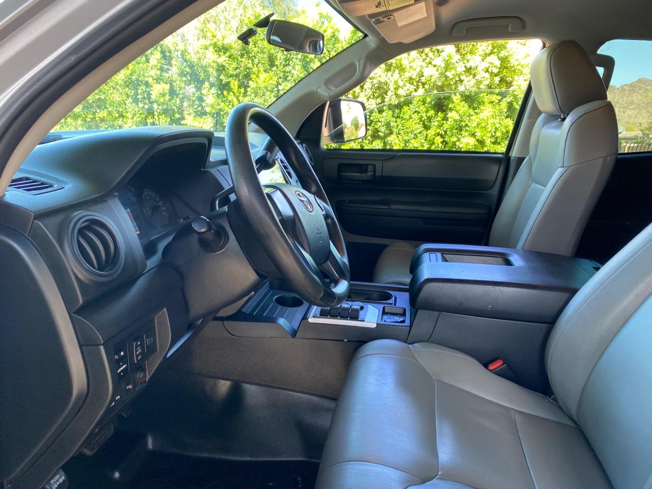Toyota Tundra 4WD Truck Double Cab 4.6L V8 6-Spd AT SR5 (Natl) 2014