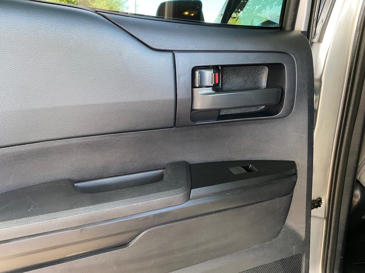 Toyota Tundra 4WD Truck Double Cab 4.6L V8 6-Spd AT SR5 (Natl) 2014