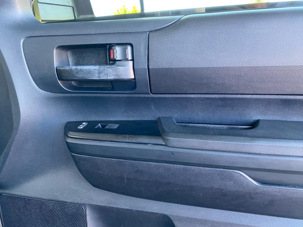 Toyota Tundra 4WD Truck Double Cab 4.6L V8 6-Spd AT SR5 (Natl) 2014