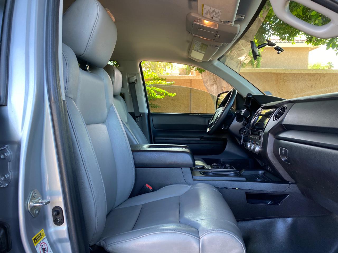 Toyota Tundra 4WD Truck Double Cab 4.6L V8 6-Spd AT SR5 (Natl) 2014