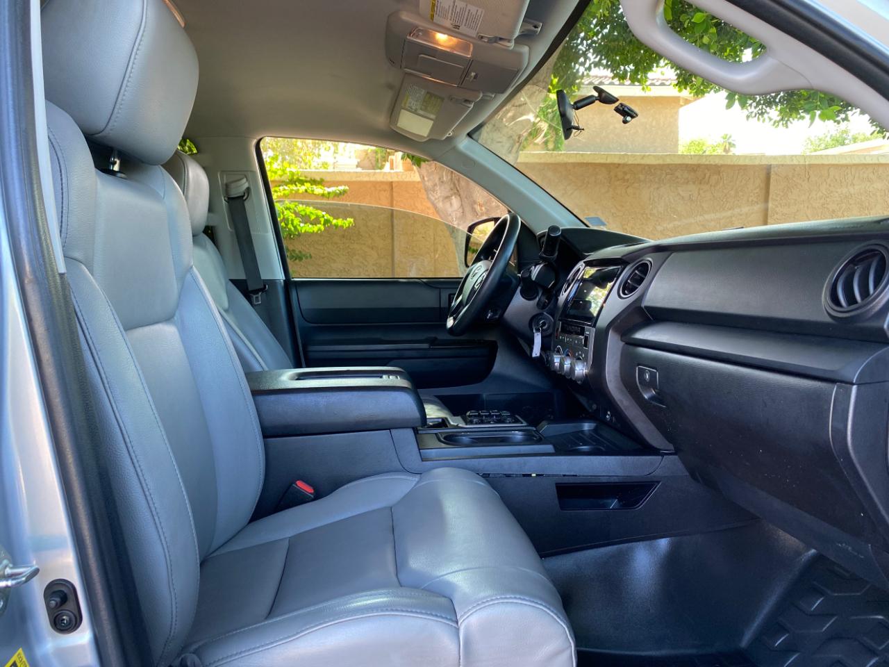 Toyota Tundra 4WD Truck Double Cab 4.6L V8 6-Spd AT SR5 (Natl) 2014