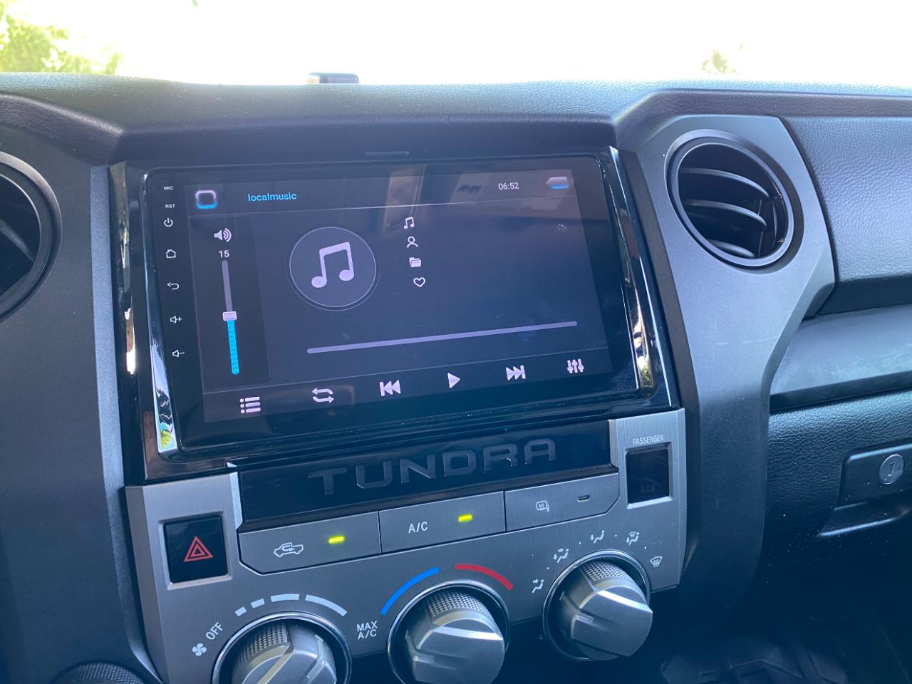 Toyota Tundra 4WD Truck Double Cab 4.6L V8 6-Spd AT SR5 (Natl) 2014
