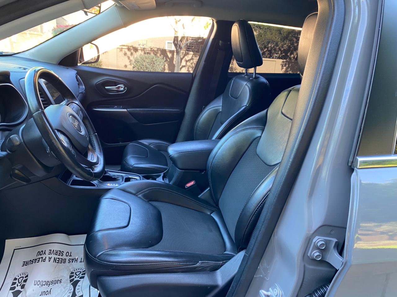 Jeep Cherokee Latitude Plus FWD 2020