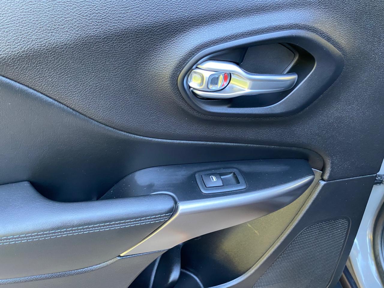 Jeep Cherokee Latitude Plus FWD 2020