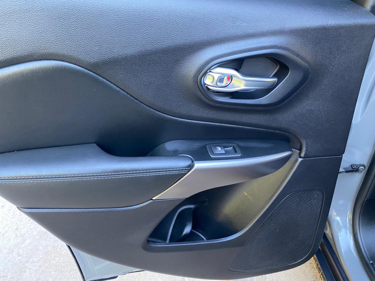 Jeep Cherokee Latitude Plus FWD 2020