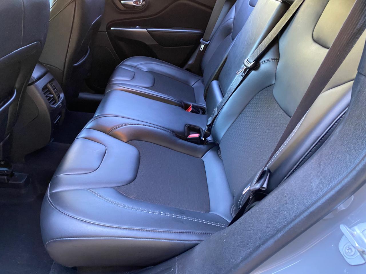 Jeep Cherokee Latitude Plus FWD 2020