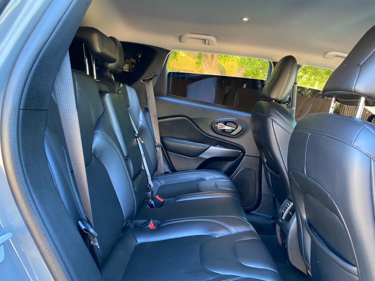 Jeep Cherokee Latitude Plus FWD 2020