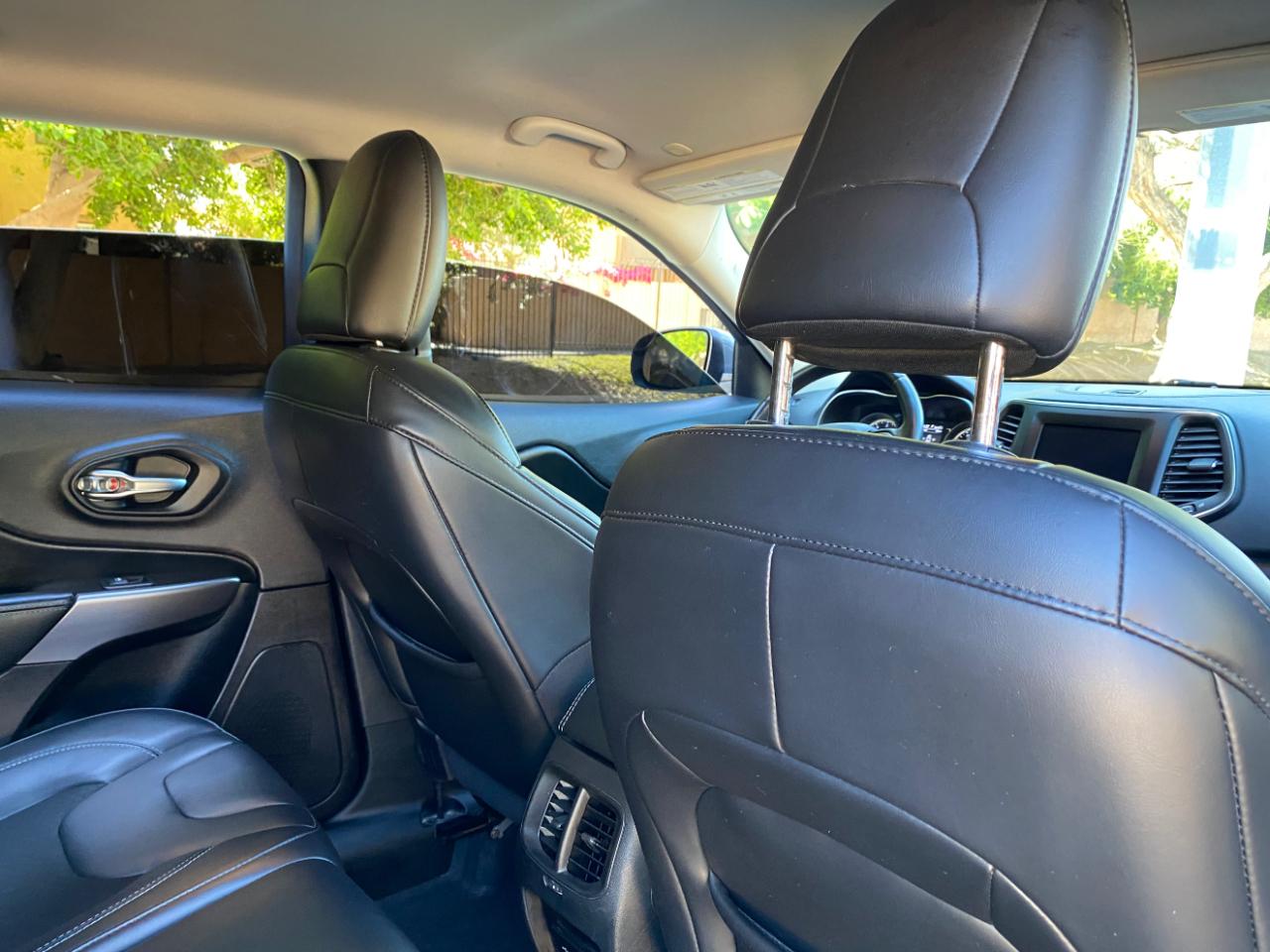 Jeep Cherokee Latitude Plus FWD 2020