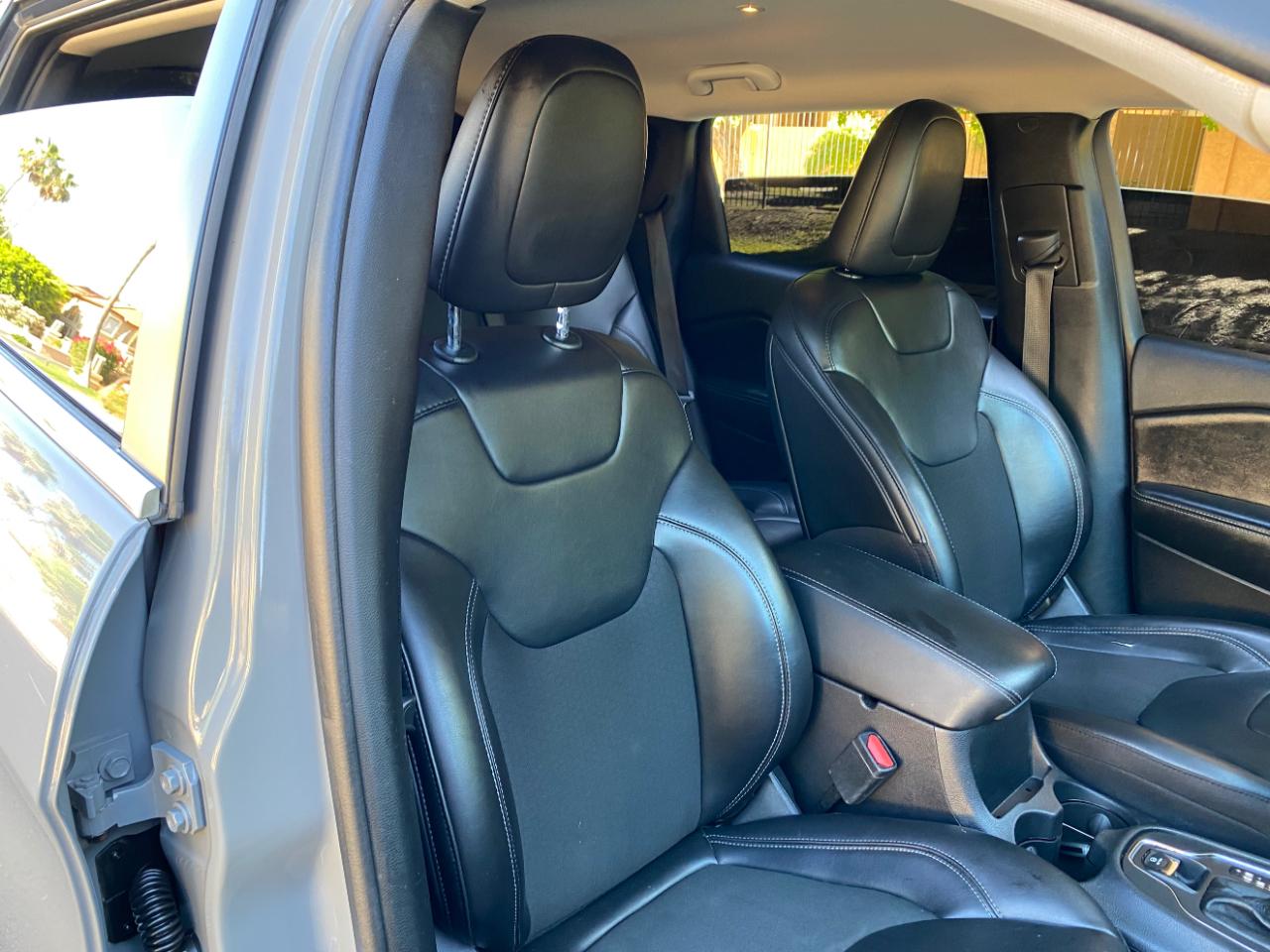 Jeep Cherokee Latitude Plus FWD 2020