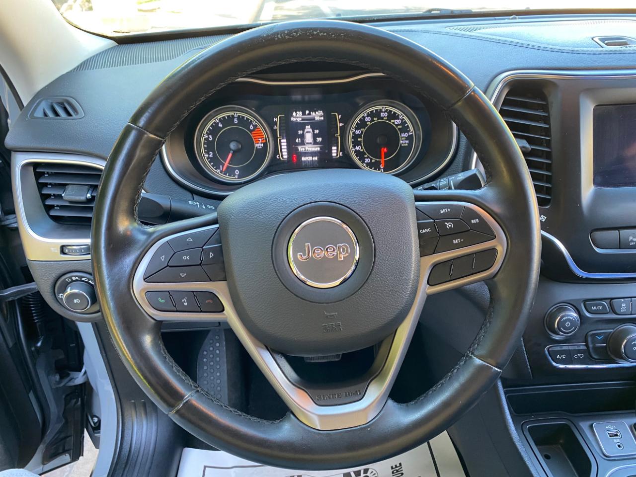 Jeep Cherokee Latitude Plus FWD 2020