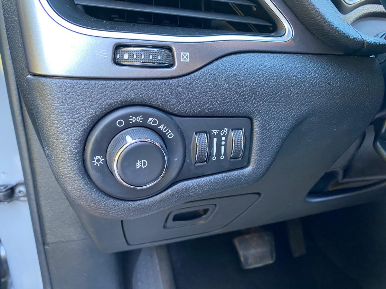 Jeep Cherokee Latitude Plus FWD 2020