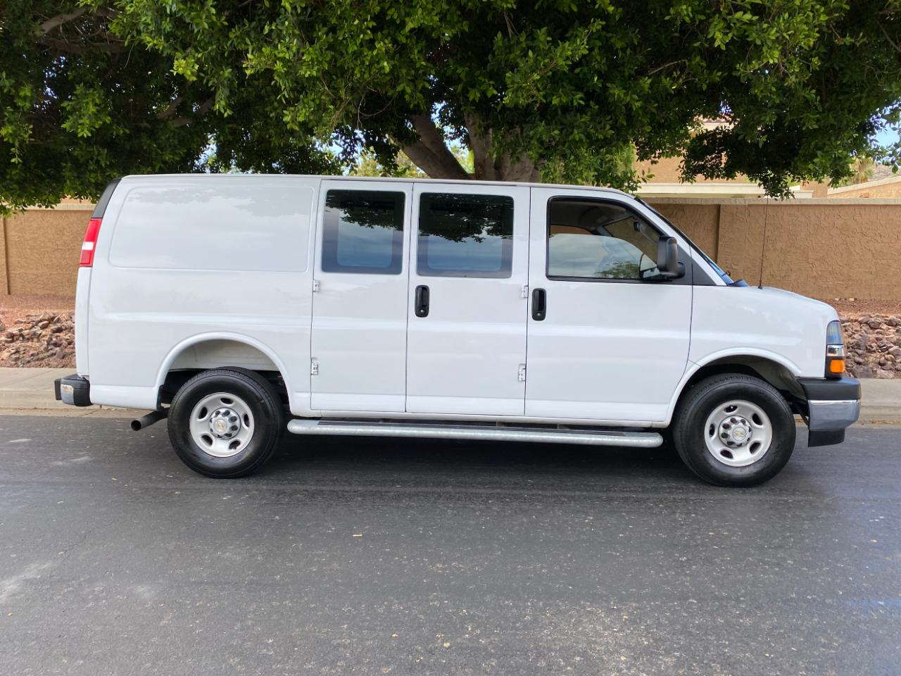 Chevrolet Express Cargo Van RWD 2500 135" 2025