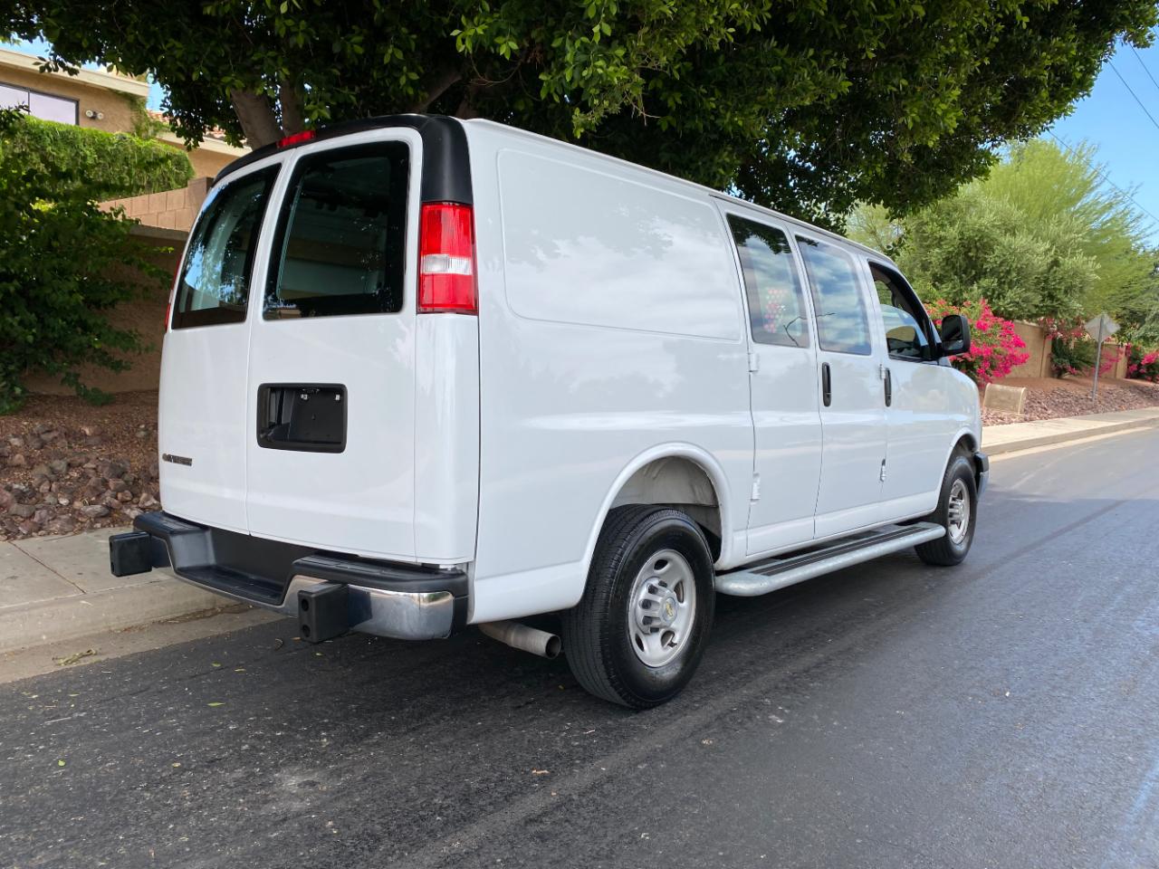 Chevrolet Express Cargo Van RWD 2500 135" 2025