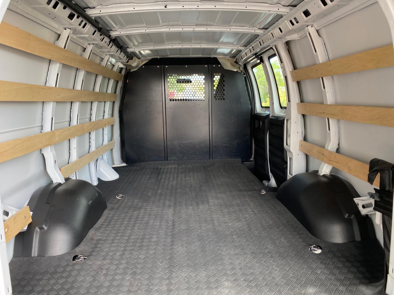 Chevrolet Express Cargo Van RWD 2500 135" 2025