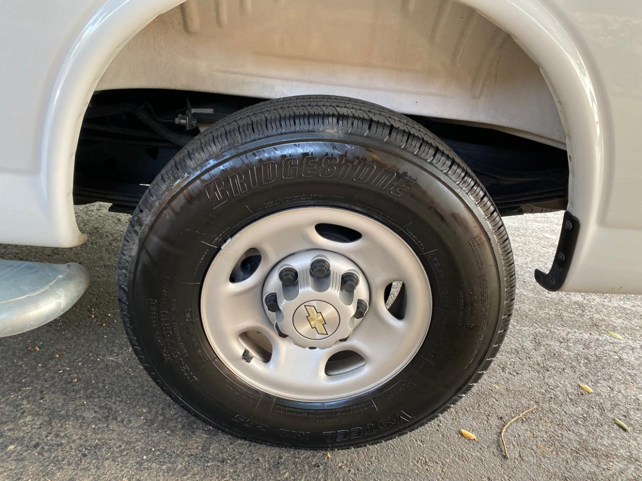 Chevrolet Express Cargo Van RWD 2500 135" 2025
