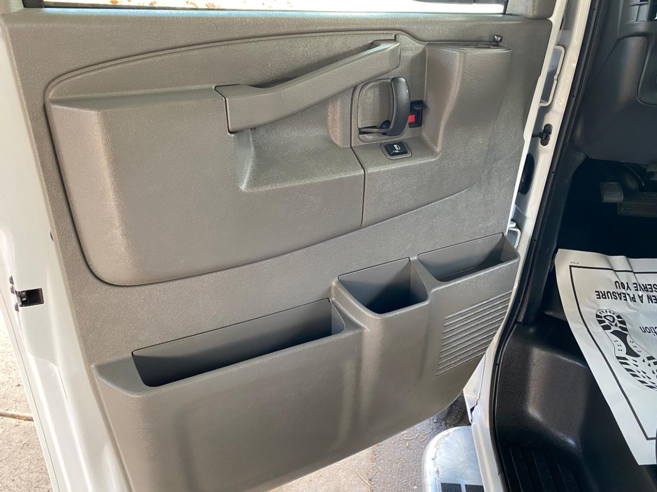 Chevrolet Express Cargo Van RWD 2500 135" 2025