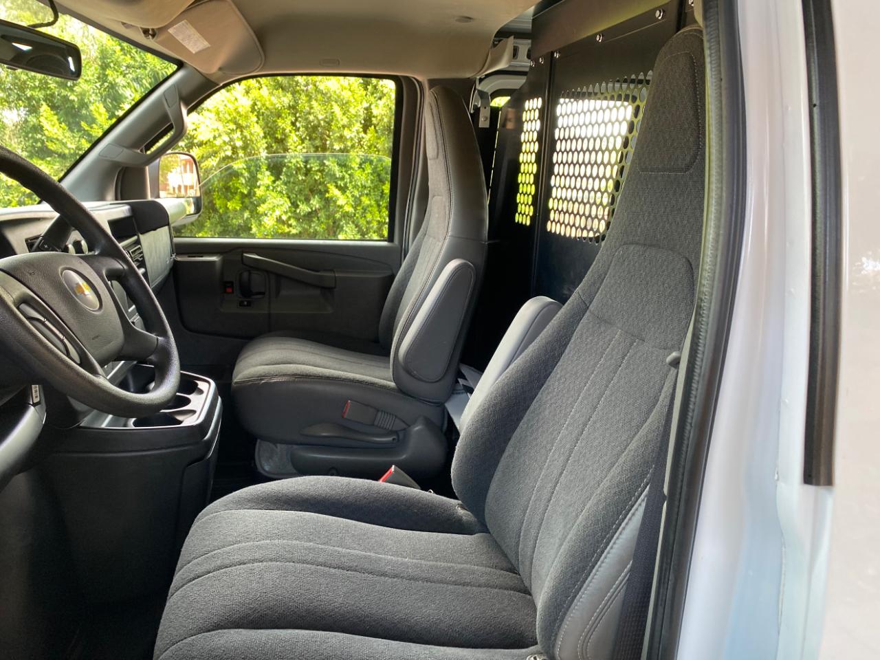 Chevrolet Express Cargo Van RWD 2500 135" 2025
