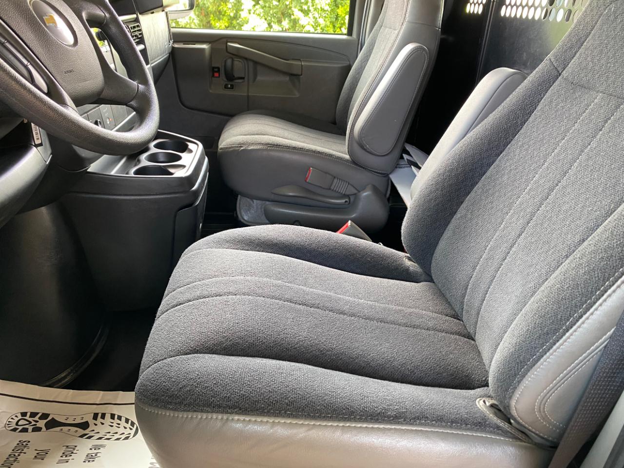 Chevrolet Express Cargo Van RWD 2500 135" 2025