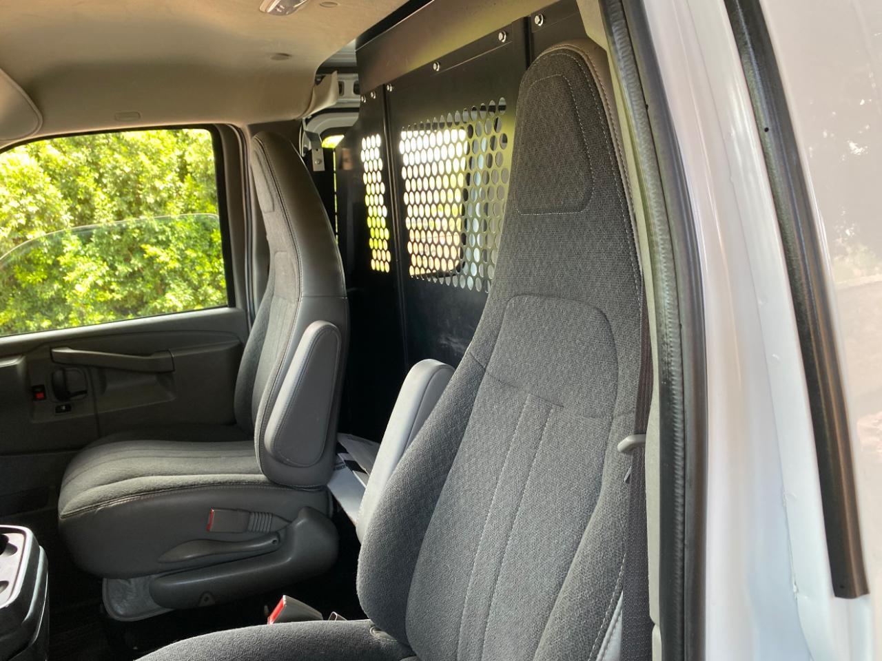 Chevrolet Express Cargo Van RWD 2500 135" 2025