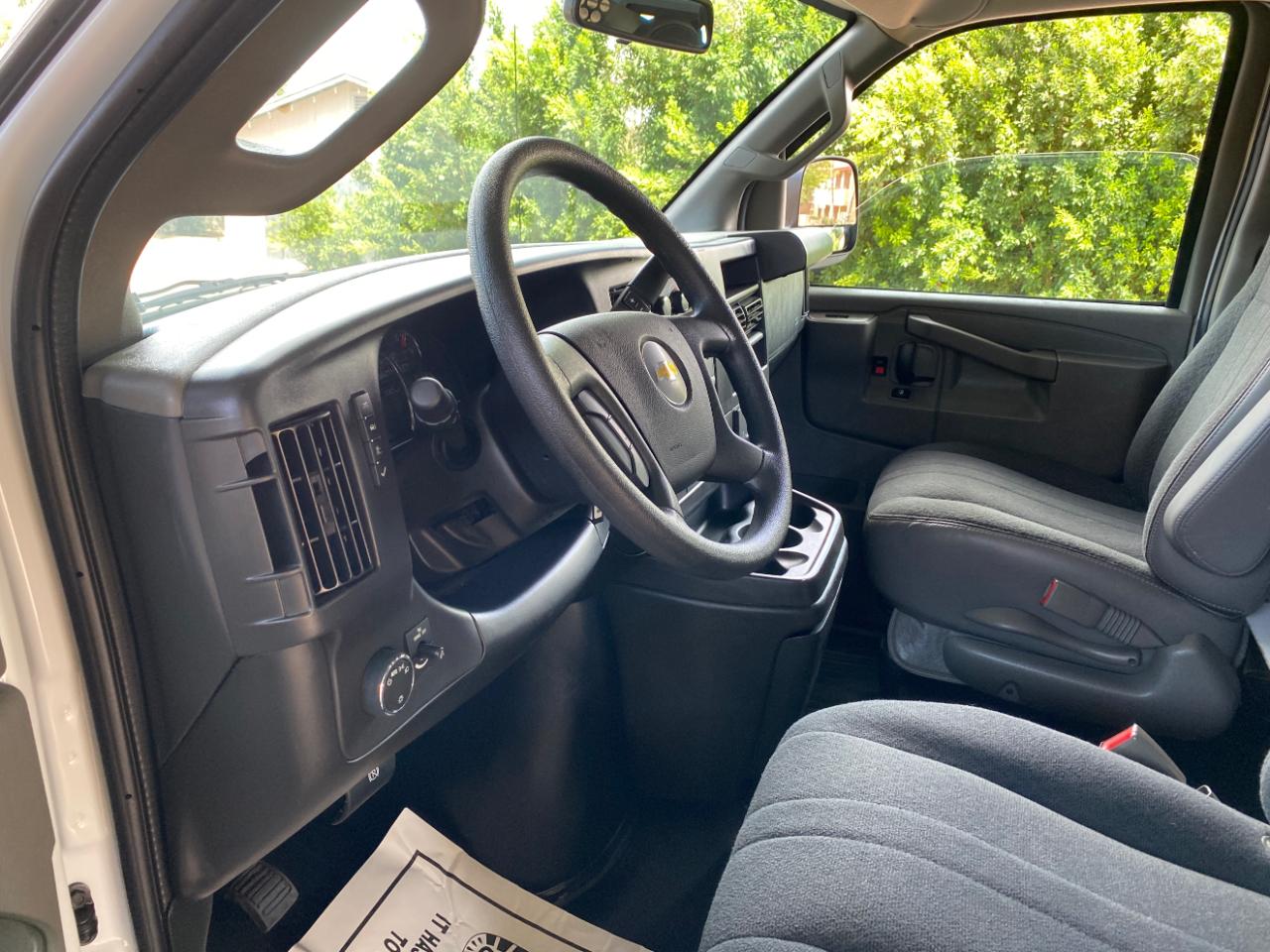Chevrolet Express Cargo Van RWD 2500 135" 2025