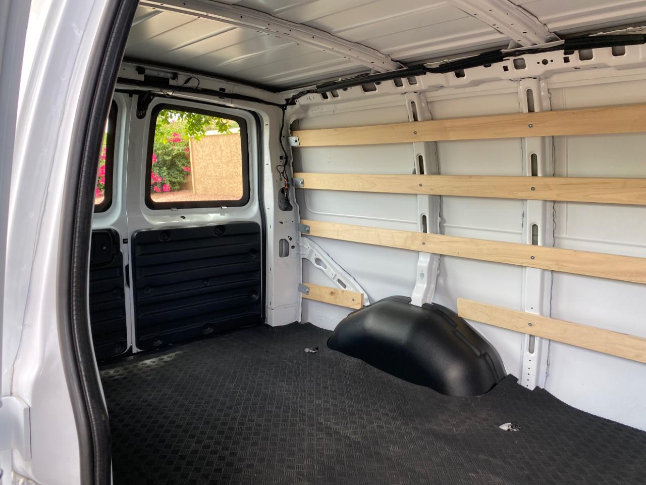 Chevrolet Express Cargo Van RWD 2500 135" 2025