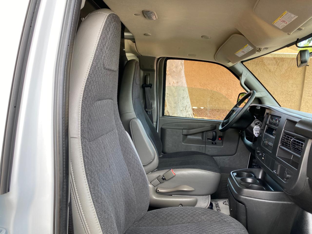 Chevrolet Express Cargo Van RWD 2500 135" 2025