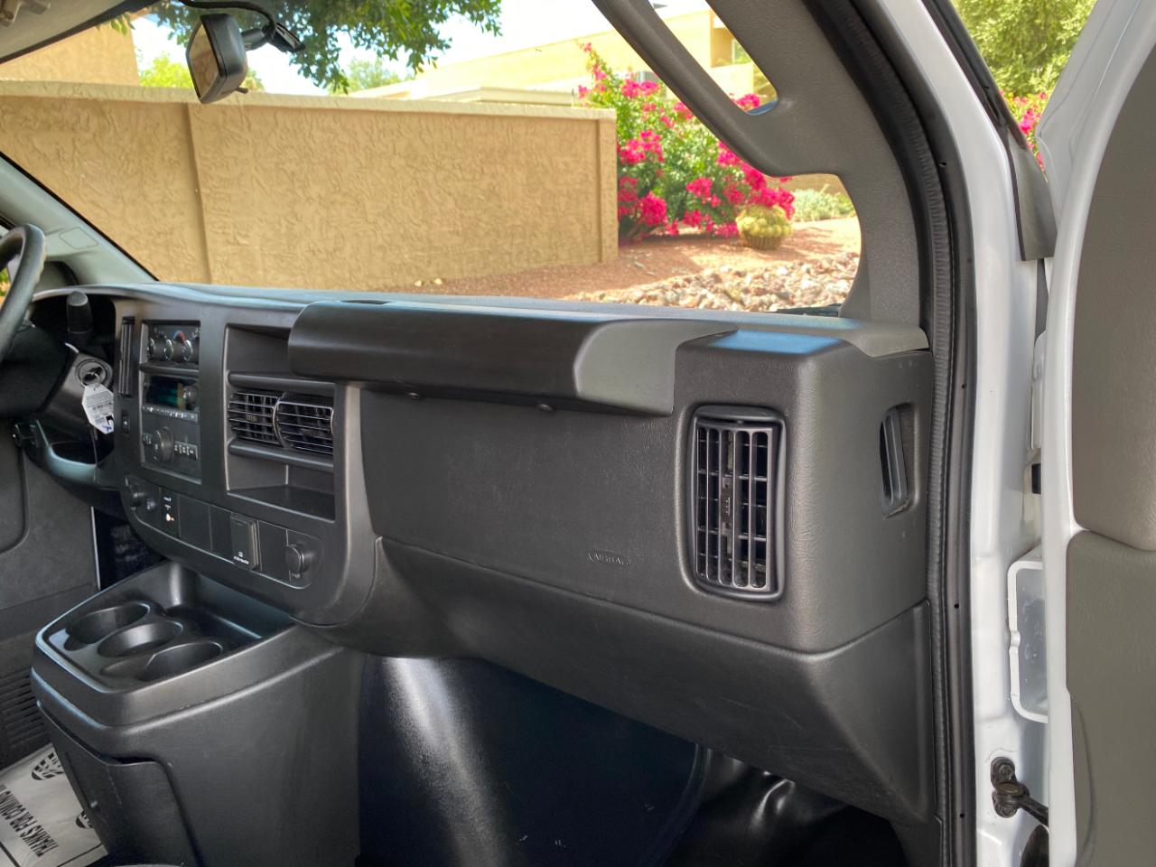 Chevrolet Express Cargo Van RWD 2500 135" 2025