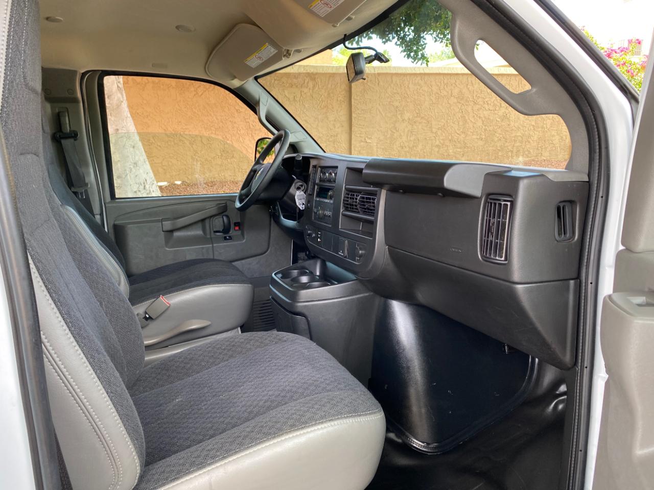 Chevrolet Express Cargo Van RWD 2500 135" 2025