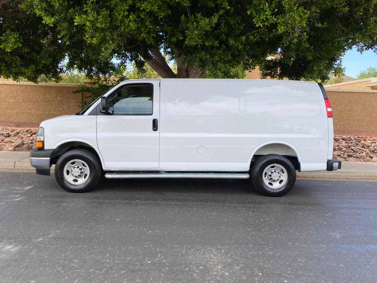 Chevrolet Express Cargo Van RWD 2500 135" 2025