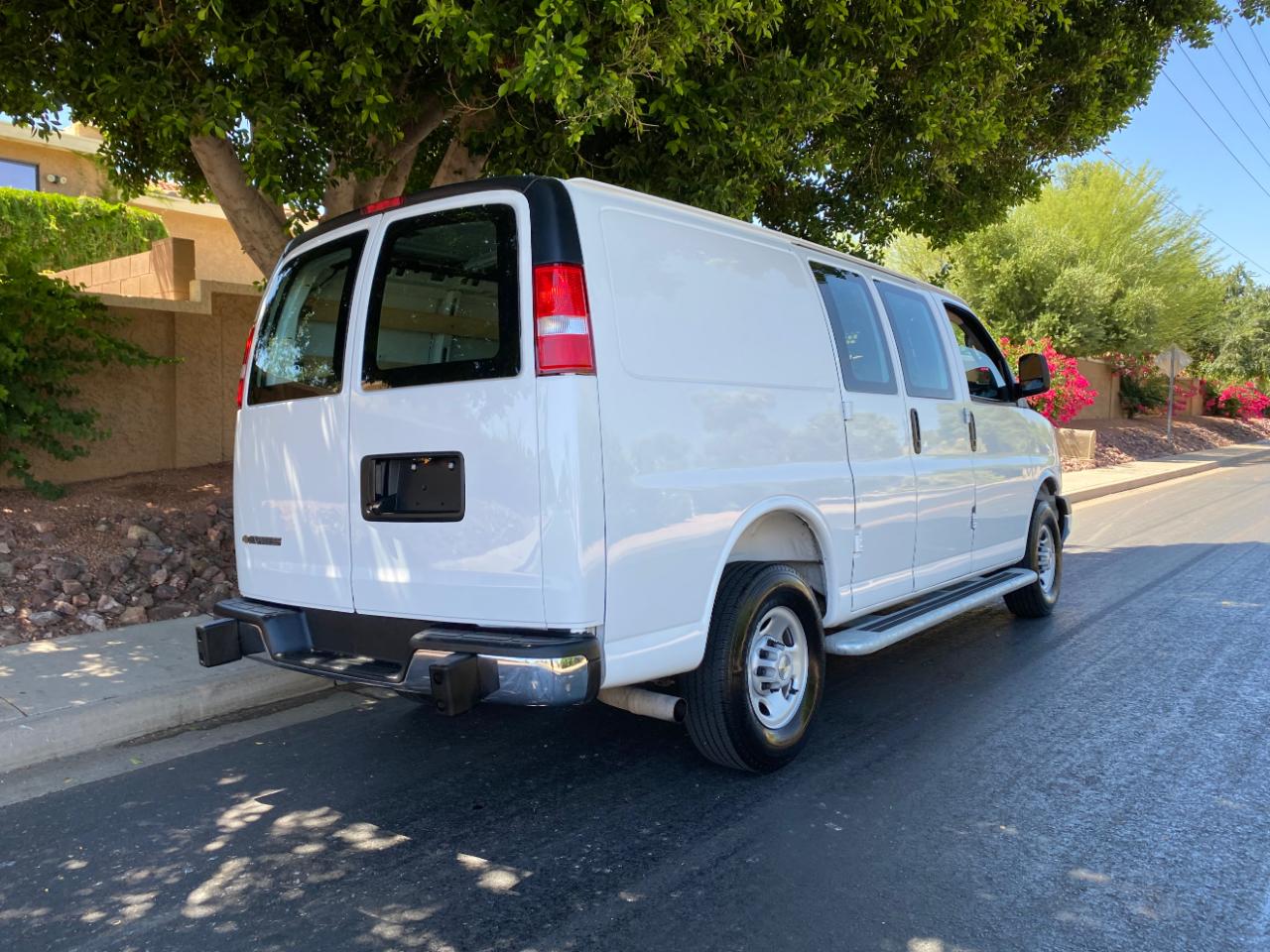 Chevrolet Express Cargo Van RWD 2500 135" 2025