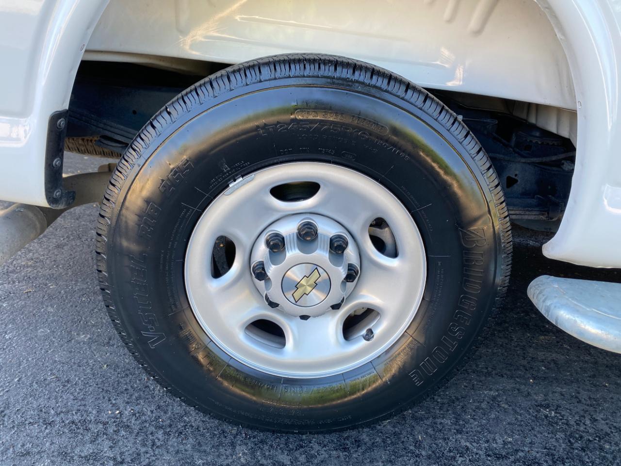Chevrolet Express Cargo Van RWD 2500 135" 2025