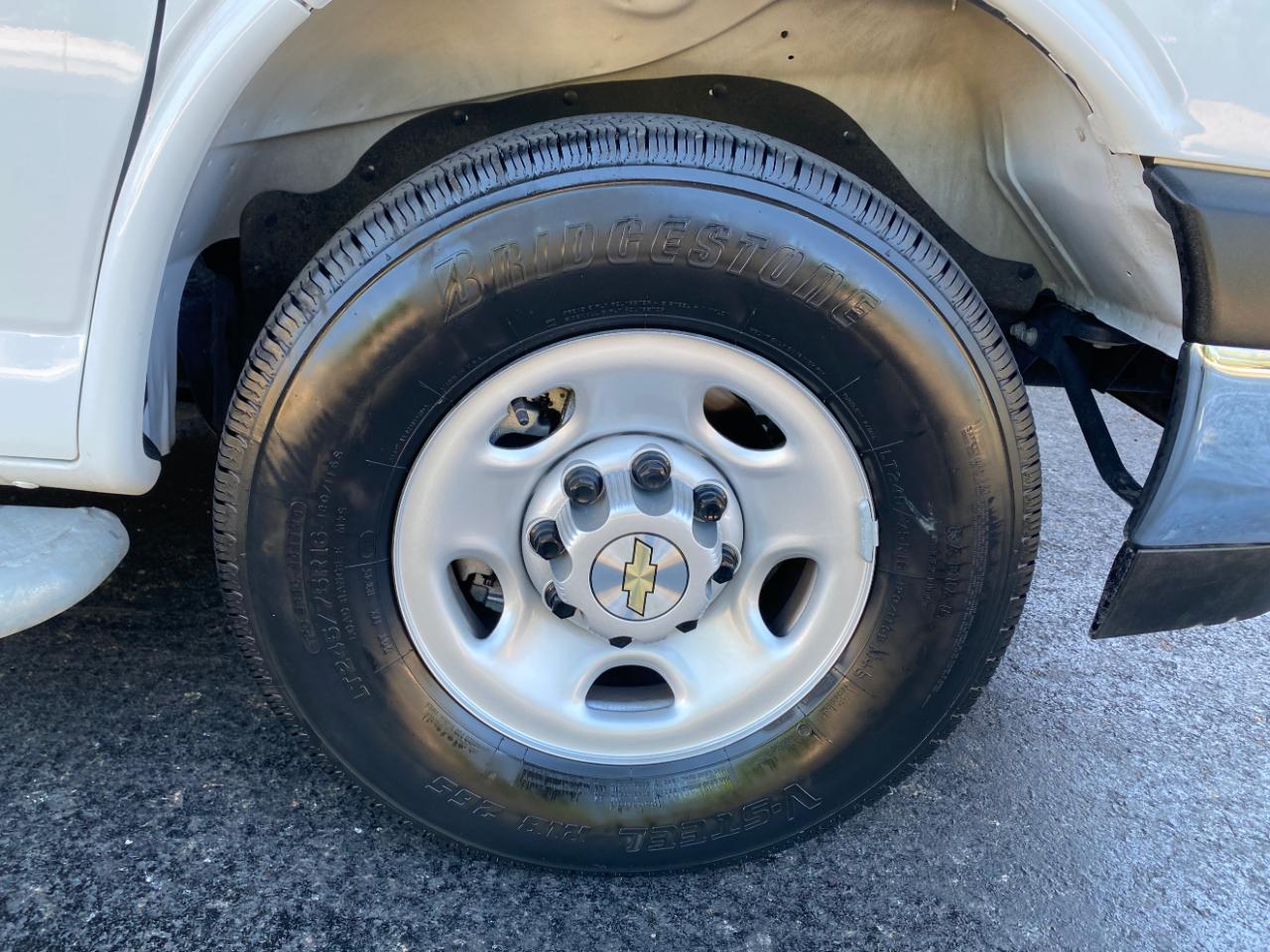 Chevrolet Express Cargo Van RWD 2500 135" 2025