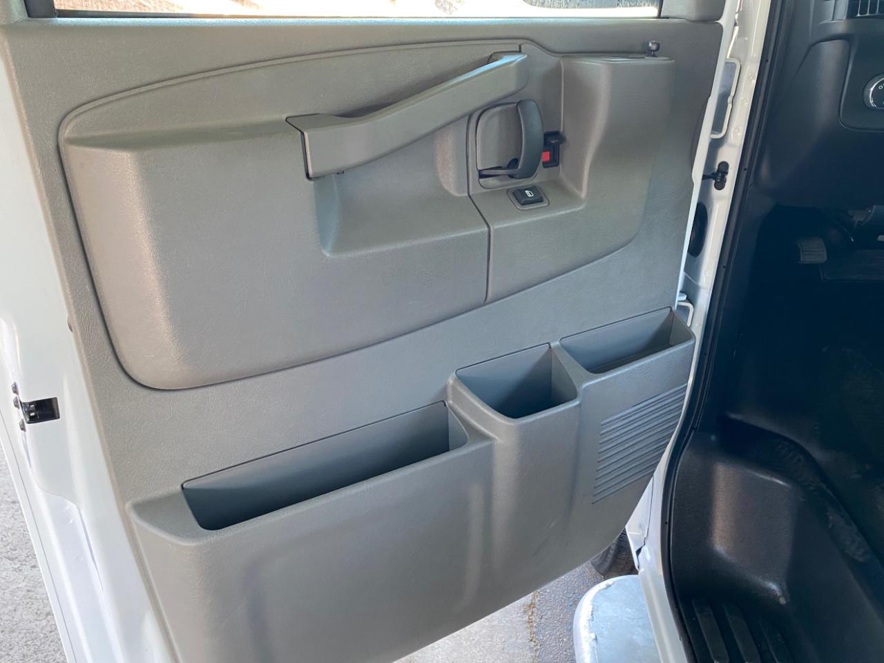Chevrolet Express Cargo Van RWD 2500 135" 2025