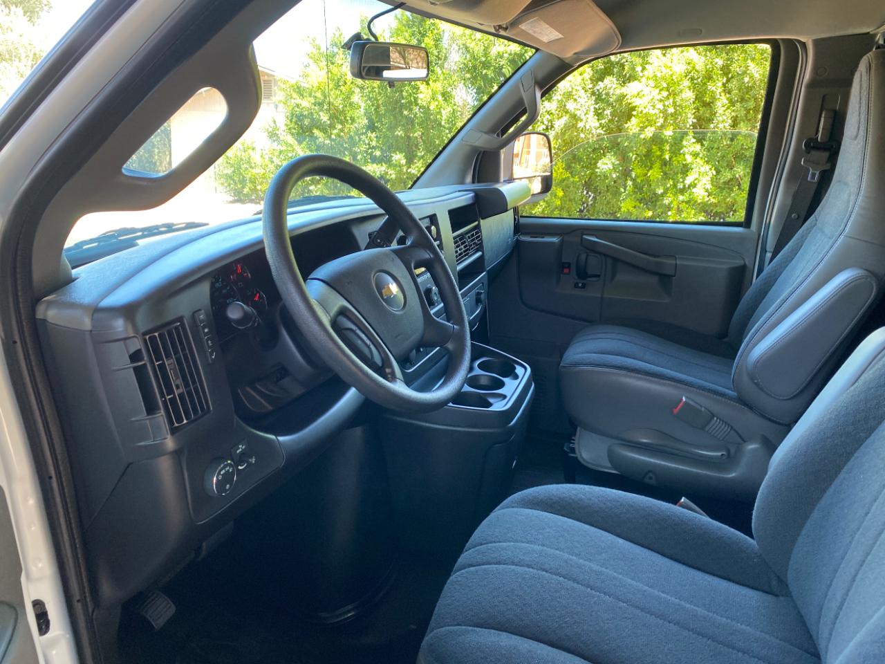 Chevrolet Express Cargo Van RWD 2500 135" 2025